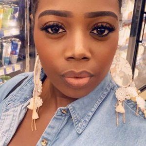 Meet your Posher, Dee